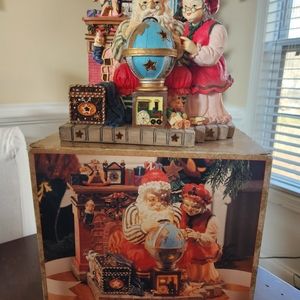 Grandeur Noel Santa Mrs Claus Fireplace Globe Musical Lighted Christmas Figurine